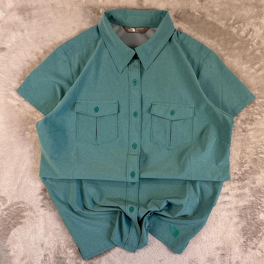The North Face Button Down Shirt women’s Medium Green Double Pocket Outdoor